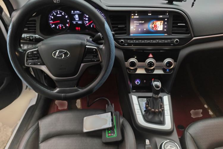 Used Hyundai Elantra (6th Generation / Lingdong) 2019 1.5L CVT ZhiXuan – Elite Version Center Console