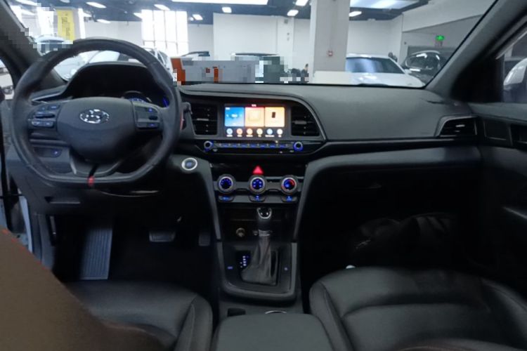 Used Hyundai Elantra (6th Generation / Lingdong) 2019 1.4T Dual-Clutch Xuan Dong · Dynamic Model Center Console