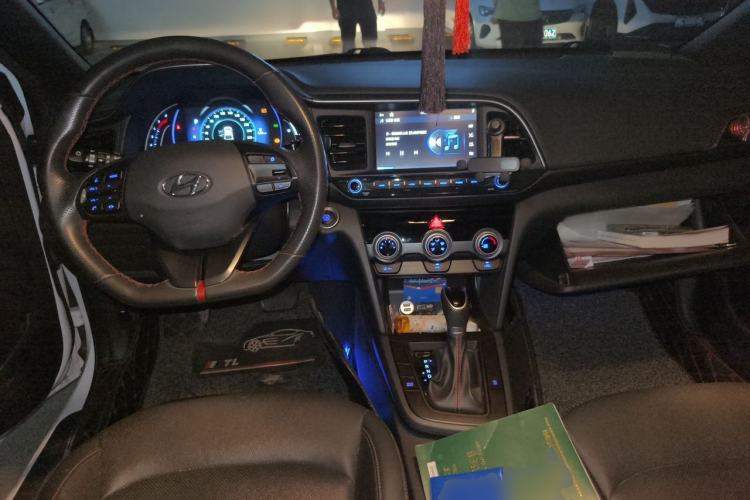 Used Hyundai Elantra (6th Generation / Lingdong) 2019 1.4T Dual-Clutch Xuan Dong · Dynamic Model Center Console