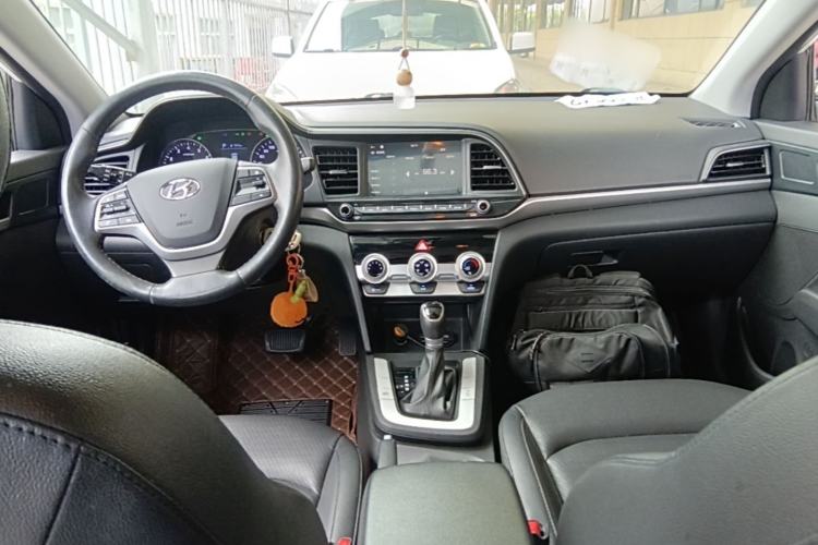 Used Hyundai Elantra (6th Generation / Lingdong) 2019 1.5L CVT ZhiXuan – Elite Version Center Console