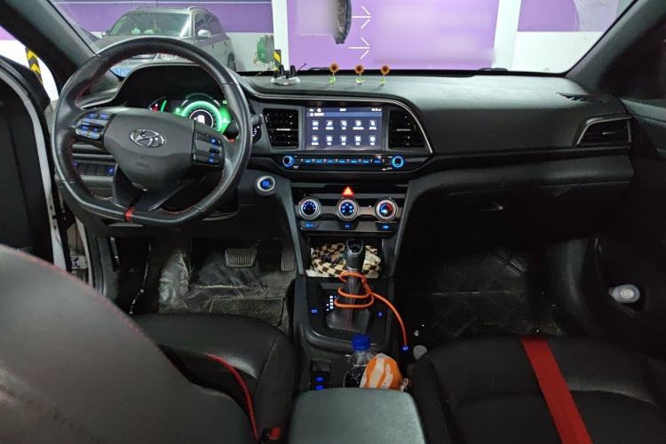 Used Hyundai Elantra (6th Generation / Lingdong) 2019 1.4T Dual-Clutch Xuan Dong · Dynamic Model Center Console