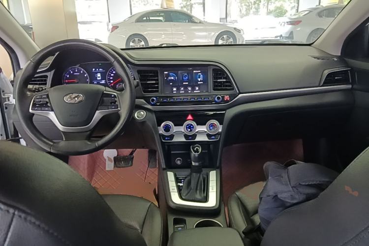 Used Hyundai Elantra (6th Generation / Lingdong) 2019 1.5L CVT ZhiXuan – Elite Version Center Console