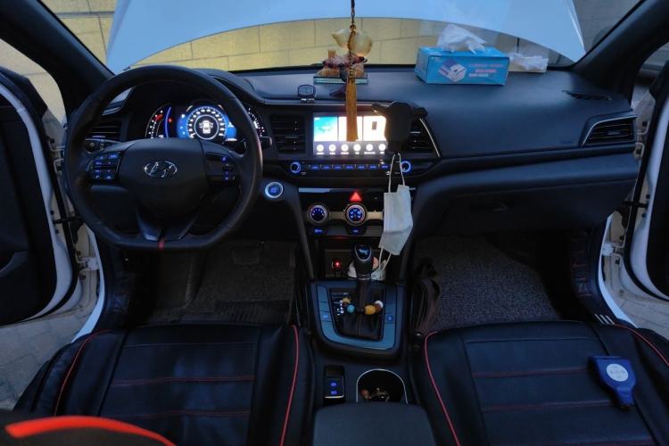 Used Hyundai Elantra (6th Generation / Lingdong) 2019 1.4T Dual-Clutch Xuan Dong · Dynamic Model Center Console