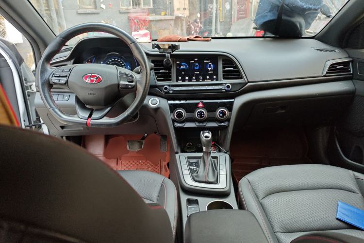 Used Hyundai Elantra (6th Generation / Lingdong) 2019 1.4T Dual-Clutch Xuan Dong · Dynamic Model Center Console