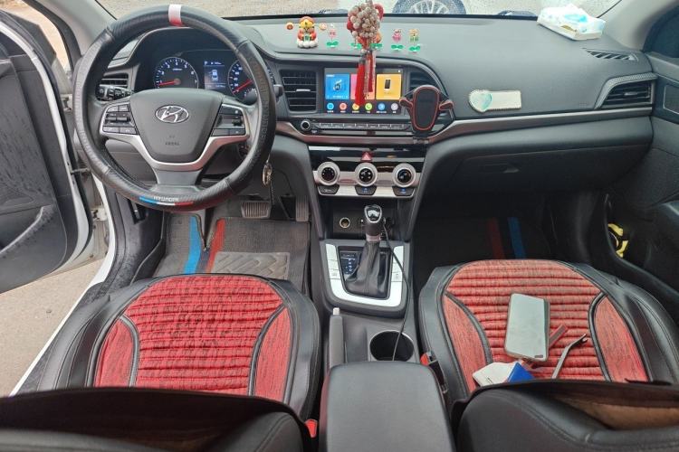 Used Hyundai Elantra (6th Generation / Lingdong) 2019 1.5L CVT ZhiXuan – Elite Version Center Console