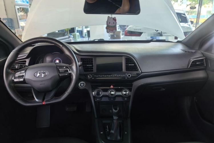 Used Hyundai Elantra (6th Generation / Lingdong) 2019 1.4T Dual-Clutch Xuan Dong · Dynamic Model Center Console