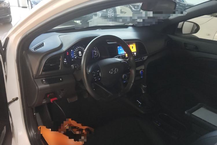 Used Hyundai Elantra (6th Generation / Lingdong) 2019 1.4T Dual-Clutch Xuan Dong · Dynamic Model Center Console