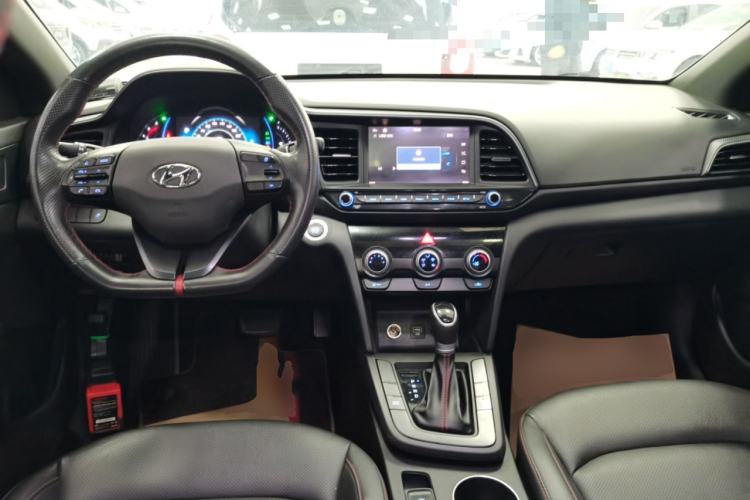 Used Hyundai Elantra (6th Generation / Lingdong) 2019 1.4T Dual-Clutch Xuan Dong · Dynamic Model Center Console