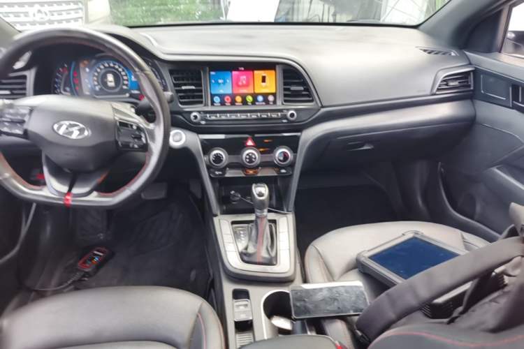 Used Hyundai Elantra (6th Generation / Lingdong) 2019 1.4T Dual-Clutch Xuan Dong · Dynamic Model Center Console