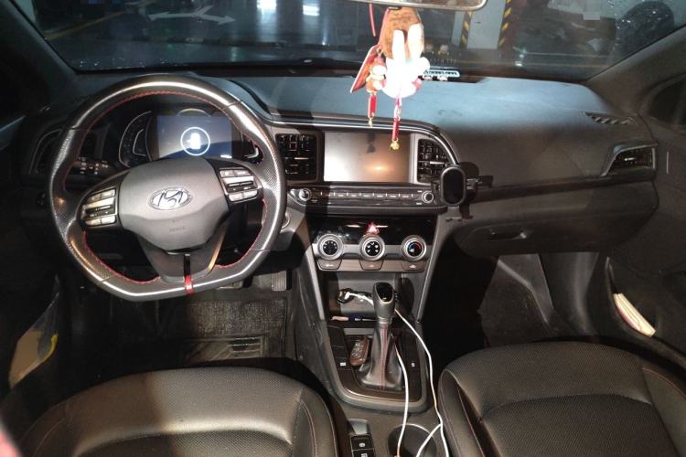 Used Hyundai Elantra (6th Generation / Lingdong) 2019 1.4T Dual-Clutch Xuan Dong · Dynamic Model Center Console