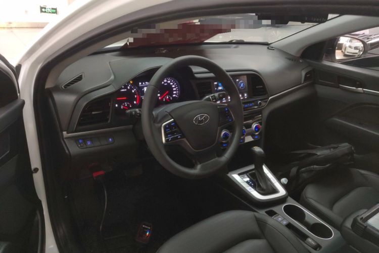 Used Hyundai Elantra (6th Generation / Lingdong) 2019 1.5L CVT ZhiXuan – Elite Version Center Console
