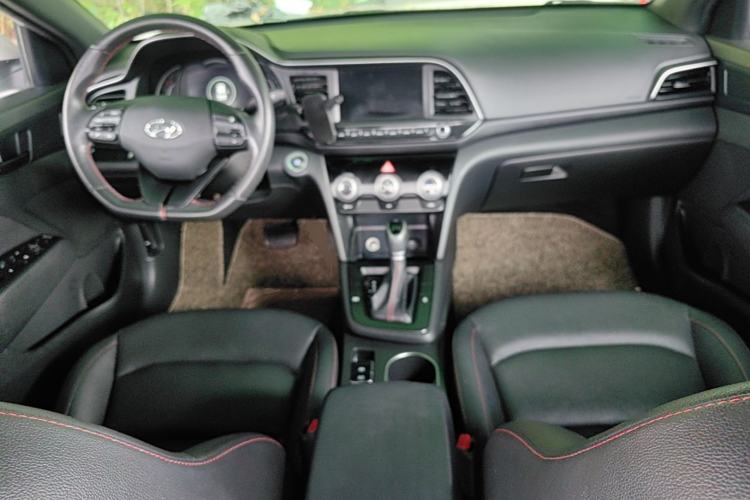 Used Hyundai Elantra (6th Generation / Lingdong) 2019 1.4T Dual-Clutch Xuan Dong · Dynamic Model Center Console