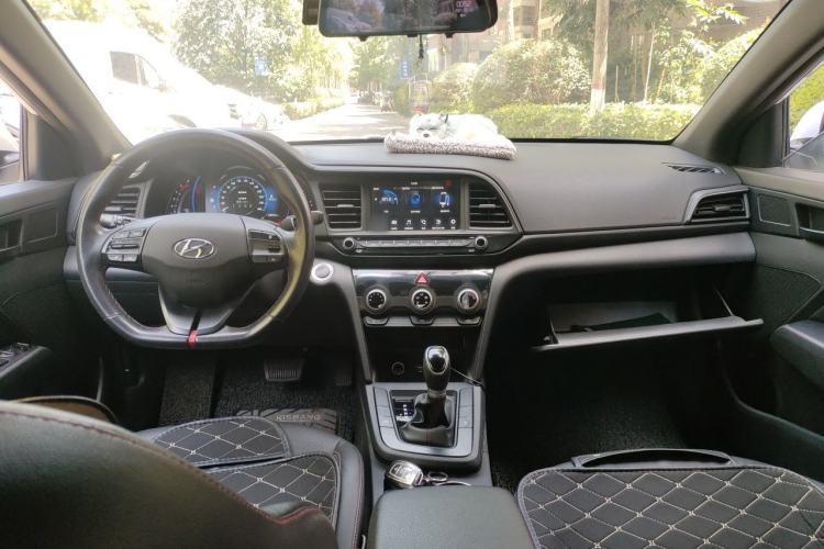 Used Hyundai Elantra (6th Generation / Lingdong) 2019 1.4T Dual-Clutch Xuan Dong · Dynamic Model Center Console