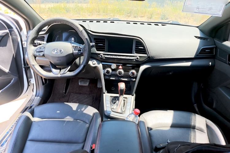 Used Hyundai Elantra (6th Generation / Lingdong) 2019 1.4T Dual-Clutch Xuan Dong · Dynamic Model Center Console