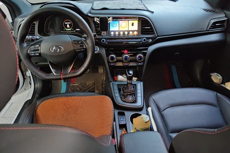 Used Hyundai Elantra (6th Generation / Lingdong) 2019 1.4T Dual-Clutch Xuan Dong · Dynamic Model Center Console