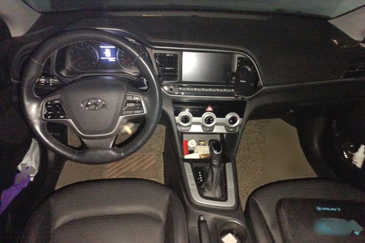 Used Hyundai Elantra (6th Generation / Lingdong) 2019 1.5L CVT ZhiXuan – Elite Version Center Console