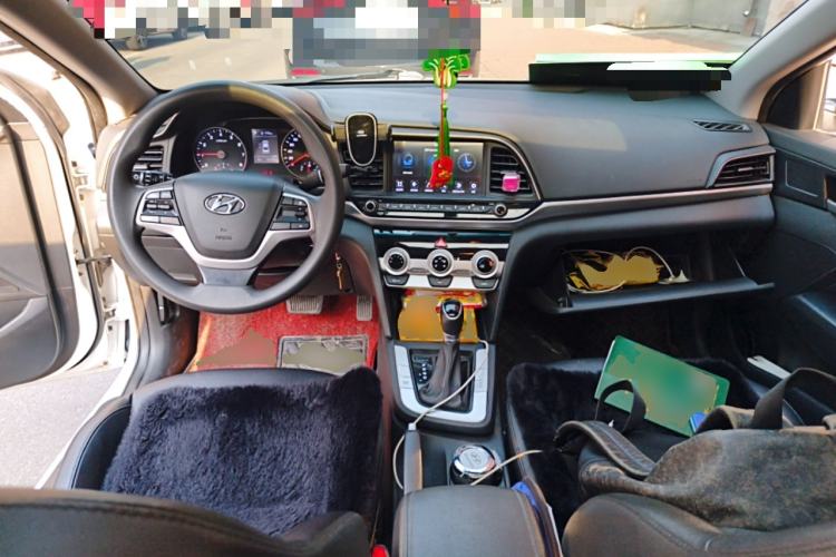 Used Hyundai Elantra (6th Generation / Lingdong) 2019 1.5L CVT ZhiXuan – Elite Version Center Console