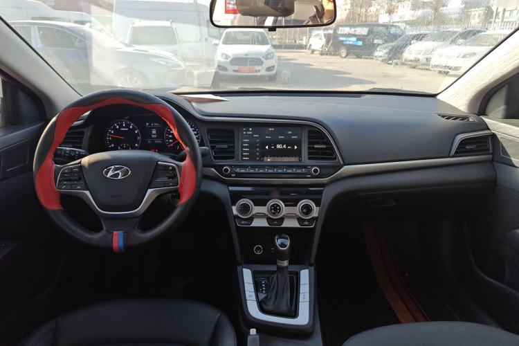 Used Hyundai Elantra (6th Generation / Lingdong) 2019 1.5L CVT ZhiXuan – Elite Version Center Console