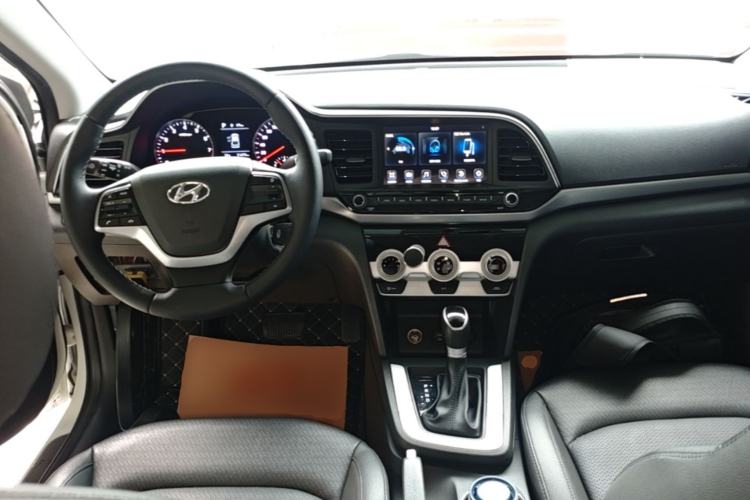Used Hyundai Elantra (6th Generation / Lingdong) 2019 1.5L CVT ZhiXuan – Elite Version Center Console