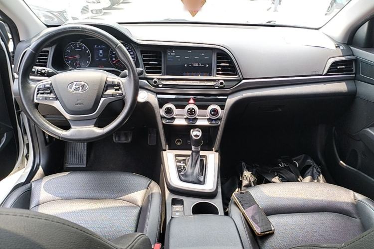 Used Hyundai Elantra (6th Generation / Lingdong) 2019 1.5L CVT ZhiXuan – Elite Version Center Console