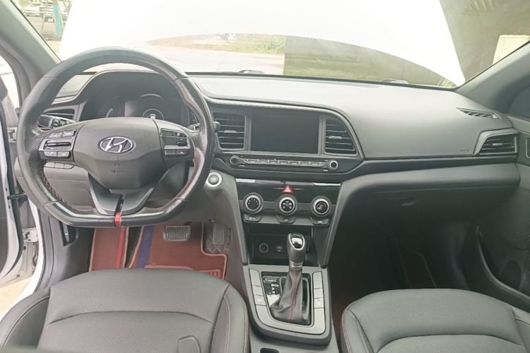 Used Hyundai Elantra (6th Generation / Lingdong) 2019 1.4T Dual-Clutch Xuan Dong · Dynamic Model Center Console