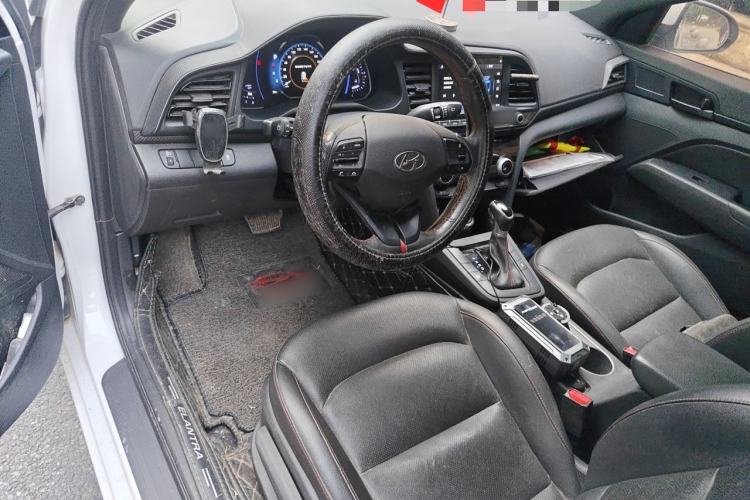 Used Hyundai Elantra (6th Generation / Lingdong) 2019 1.4T Dual-Clutch Xuan Dong · Dynamic Model Center Console