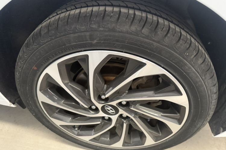 Used Hyundai Elantra (6th Generation / Lingdong) 2019 1.4T Dual-Clutch Xuan Dong · Dynamic Model Exterior 3