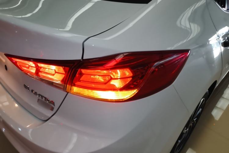 Used Hyundai Elantra (6th Generation / Lingdong) 2019 1.4T Dual-Clutch Xuan Dong · Dynamic Model Exterior 3