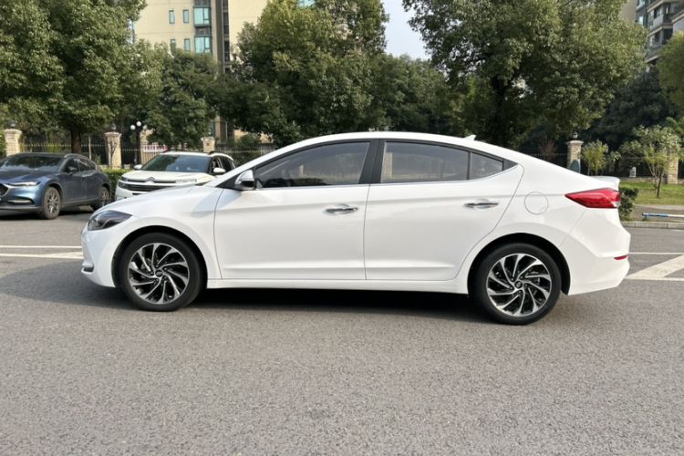 Used Hyundai Elantra (6th Generation / Lingdong) 2019 1.4T Dual-Clutch Xuan Dong · Dynamic Model Exterior 4