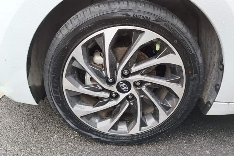 Used Hyundai Elantra (6th Generation / Lingdong) 2019 1.4T Dual-Clutch Xuan Dong · Dynamic Model Exterior 4
