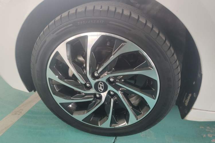 Used Hyundai Elantra (6th Generation / Lingdong) 2019 1.5L CVT ZhiXuan – Elite Version Exterior 4