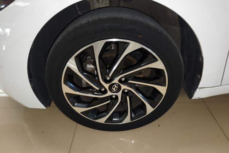 Used Hyundai Elantra (6th Generation / Lingdong) 2019 1.4T Dual-Clutch Xuan Dong · Dynamic Model Exterior 4