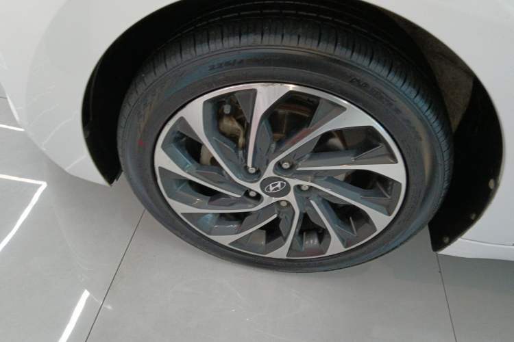 Used Hyundai Elantra (6th Generation / Lingdong) 2019 1.5L CVT ZhiXuan – Elite Version Exterior 4