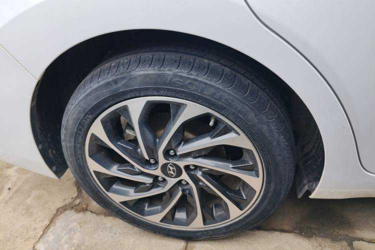 Used Hyundai Elantra (6th Generation / Lingdong) 2019 1.4T Dual-Clutch Xuan Dong · Dynamic Model Exterior 5