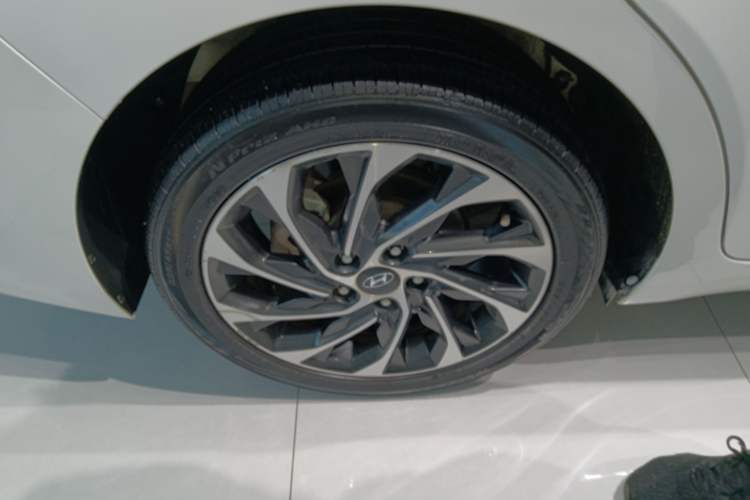 Used Hyundai Elantra (6th Generation / Lingdong) 2019 1.5L CVT ZhiXuan – Elite Version Exterior 5