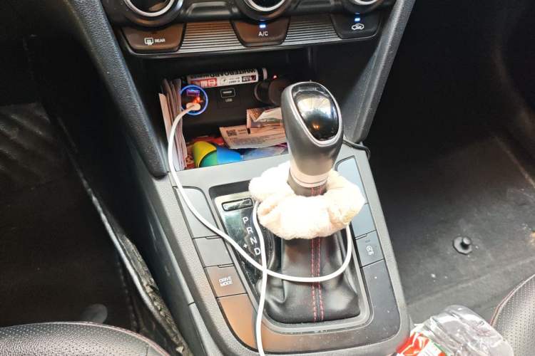 Used Hyundai Elantra (6th Generation / Lingdong) 2019 1.4T Dual-Clutch Xuan Dong · Dynamic Model Gear Lever