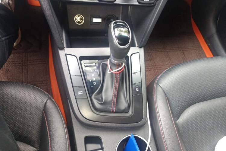 Used Hyundai Elantra (6th Generation / Lingdong) 2019 1.4T Dual-Clutch Xuan Dong · Dynamic Model Gear Lever