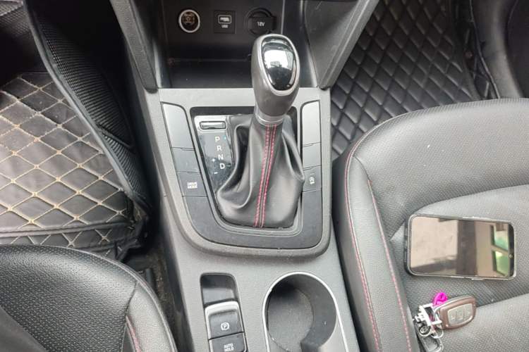 Used Hyundai Elantra (6th Generation / Lingdong) 2019 1.4T Dual-Clutch Xuan Dong · Dynamic Model Gear Lever
