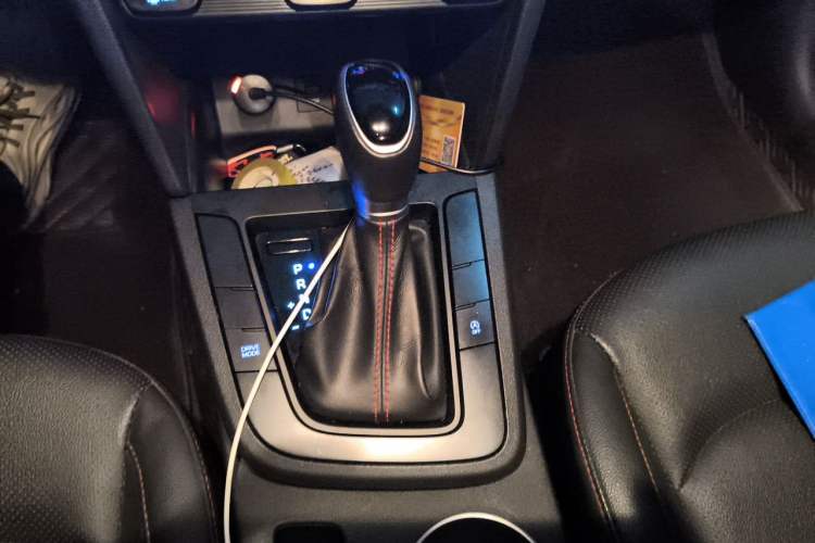 Used Hyundai Elantra (6th Generation / Lingdong) 2019 1.4T Dual-Clutch Xuan Dong · Dynamic Model Gear Lever