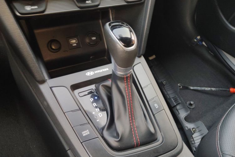 Used Hyundai Elantra (6th Generation / Lingdong) 2019 1.4T Dual-Clutch Xuan Dong · Dynamic Model Gear Lever