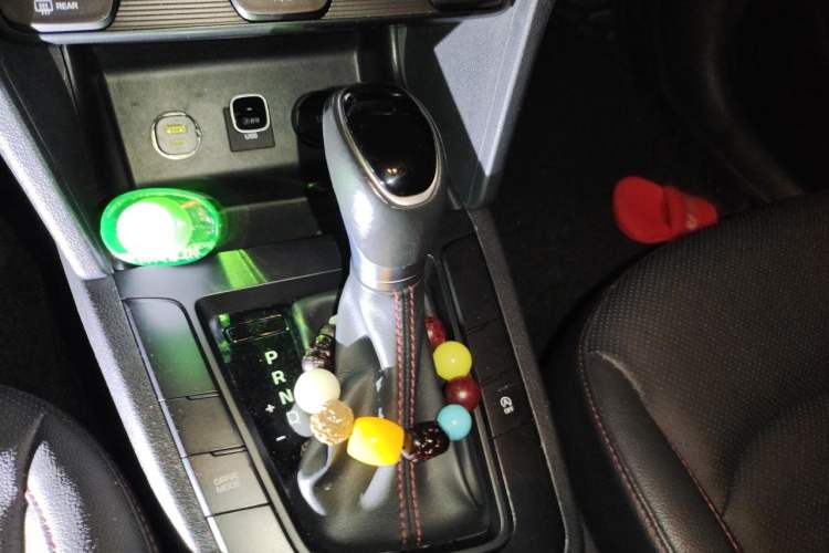 Used Hyundai Elantra (6th Generation / Lingdong) 2019 1.4T Dual-Clutch Xuan Dong · Dynamic Model Gear Lever