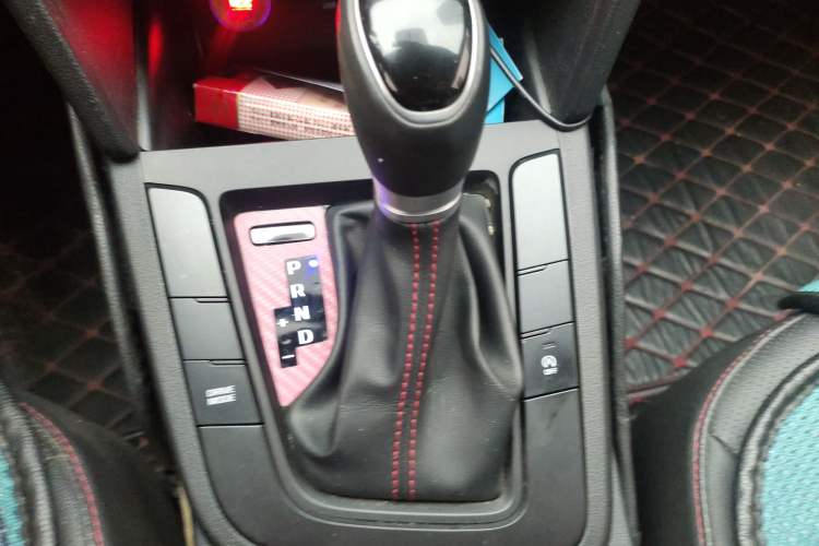 Used Hyundai Elantra (6th Generation / Lingdong) 2019 1.4T Dual-Clutch Xuan Dong · Dynamic Model Gear Lever