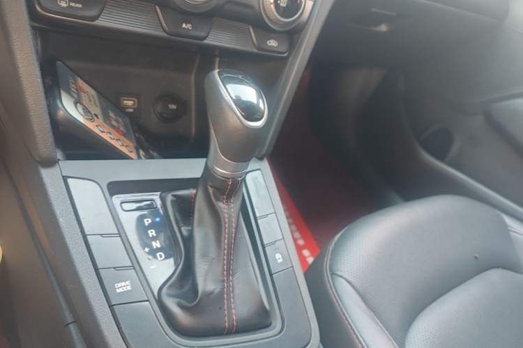 Used Hyundai Elantra (6th Generation / Lingdong) 2019 1.4T Dual-Clutch Xuan Dong · Dynamic Model Gear Lever
