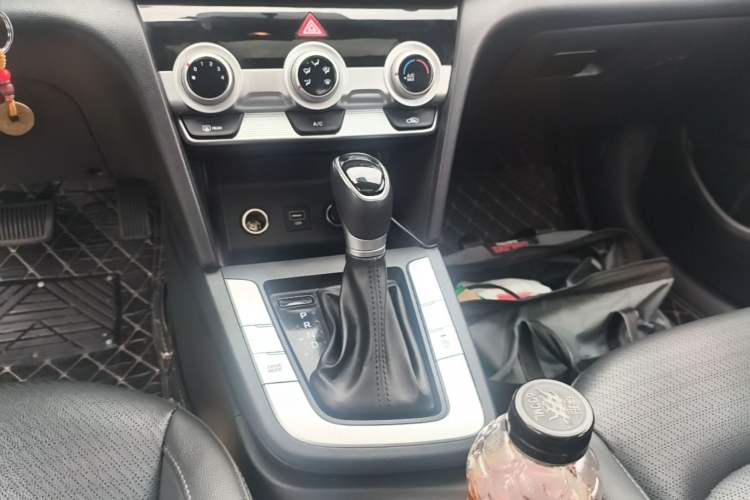 Used Hyundai Elantra (6th Generation / Lingdong) 2019 1.5L CVT ZhiXuan – Elite Version Gear Lever
