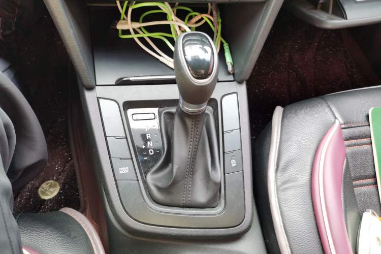Used Hyundai Elantra (6th Generation / Lingdong) 2019 1.4T Dual-Clutch Xuan Dong · Dynamic Model Gear Lever