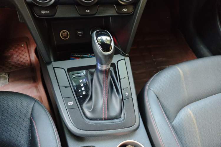 Used Hyundai Elantra (6th Generation / Lingdong) 2019 1.4T Dual-Clutch Xuan Dong · Dynamic Model Gear Lever
