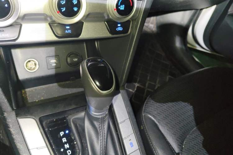 Used Hyundai Elantra (6th Generation / Lingdong) 2019 1.5L CVT Smart & Luxurious Trim Gear Lever