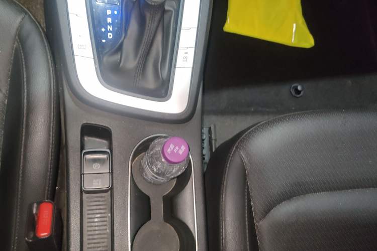 Used Hyundai Elantra (6th Generation / Lingdong) 2019 1.5L CVT ZhiXuan – Elite Version Gear Lever