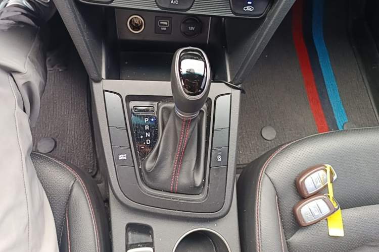 Used Hyundai Elantra (6th Generation / Lingdong) 2019 1.4T Dual-Clutch Xuan Dong · Dynamic Model Gear Lever