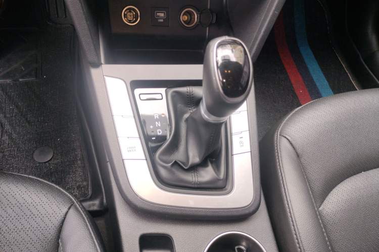 Used Hyundai Elantra (6th Generation / Lingdong) 2019 1.5L CVT ZhiXuan – Elite Version Gear Lever